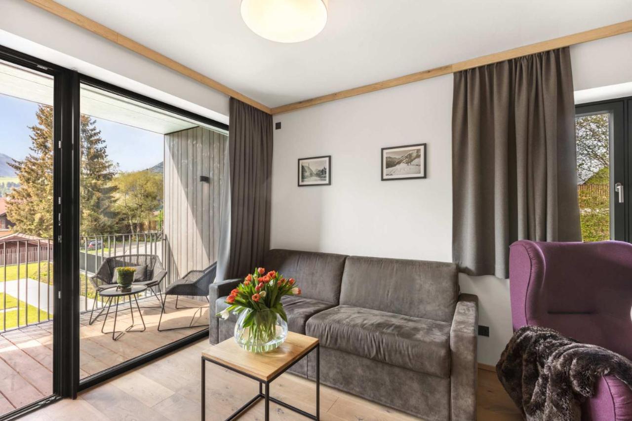 Emma Deluxe Aparthotel Mit Beheizten Aussenpool Direkt Beim Skibus Piesendorf Exterior photo
