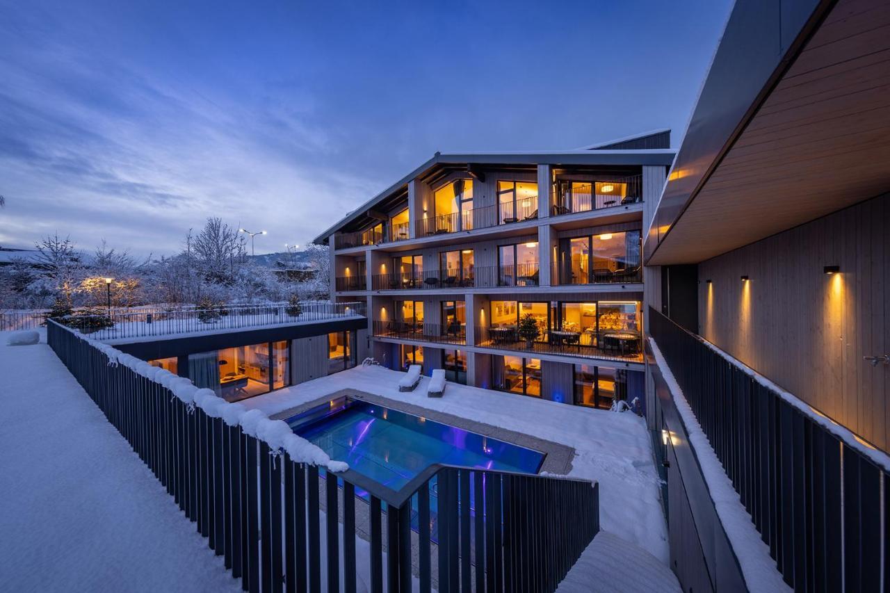 Emma Deluxe Aparthotel Mit Beheizten Aussenpool Direkt Beim Skibus Piesendorf Exterior photo
