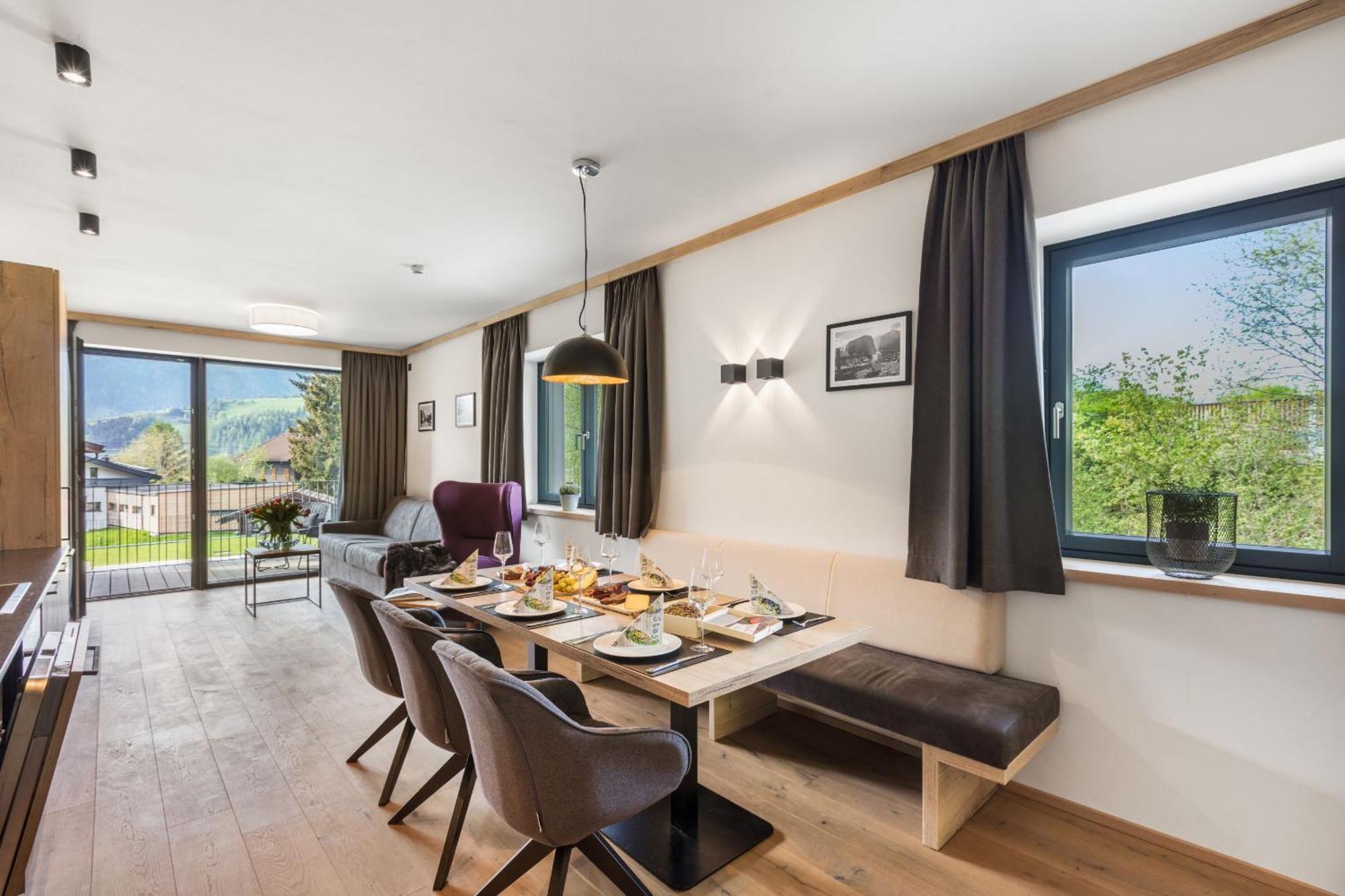 Emma Deluxe Aparthotel Mit Beheizten Aussenpool Direkt Beim Skibus Piesendorf Exterior photo