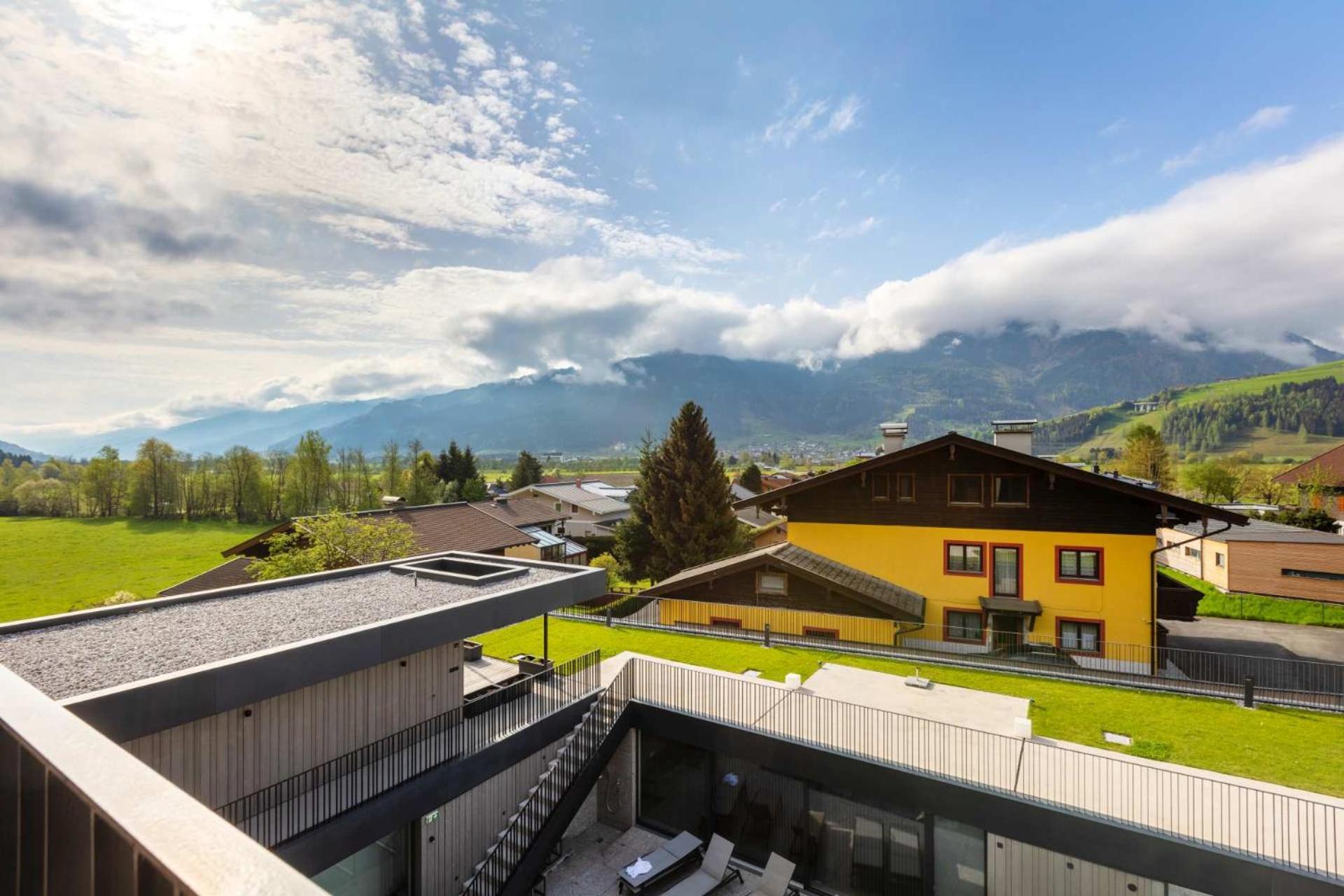 Emma Deluxe Aparthotel Mit Beheizten Aussenpool Direkt Beim Skibus Piesendorf Room photo
