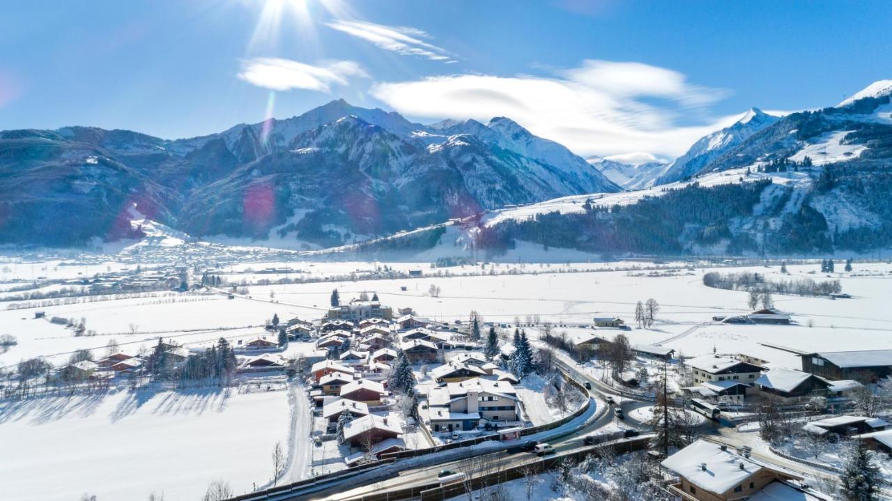 Emma Deluxe Aparthotel Mit Beheizten Aussenpool Direkt Beim Skibus Piesendorf Exterior photo